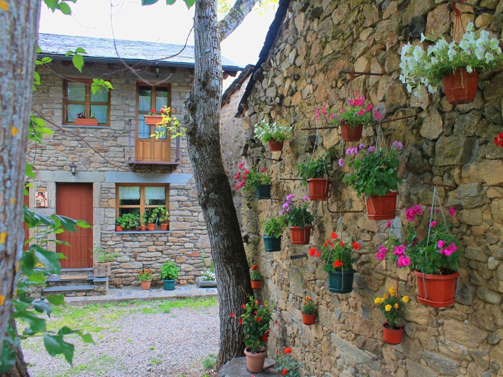 Vigo de Sanabria Casa Rural El Trubioヴィラ エクステリア 写真